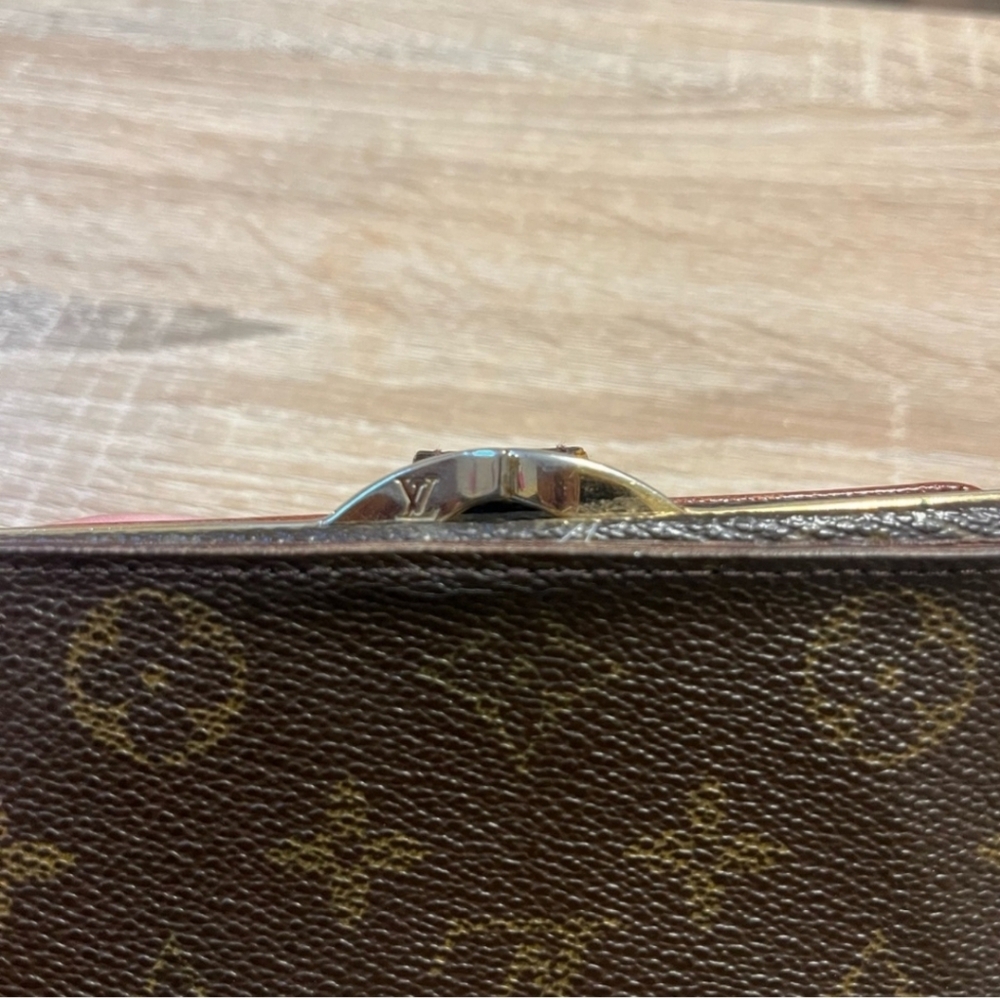 Louis Vuitton KISSLOCK WALLET - Picture 4 of 9